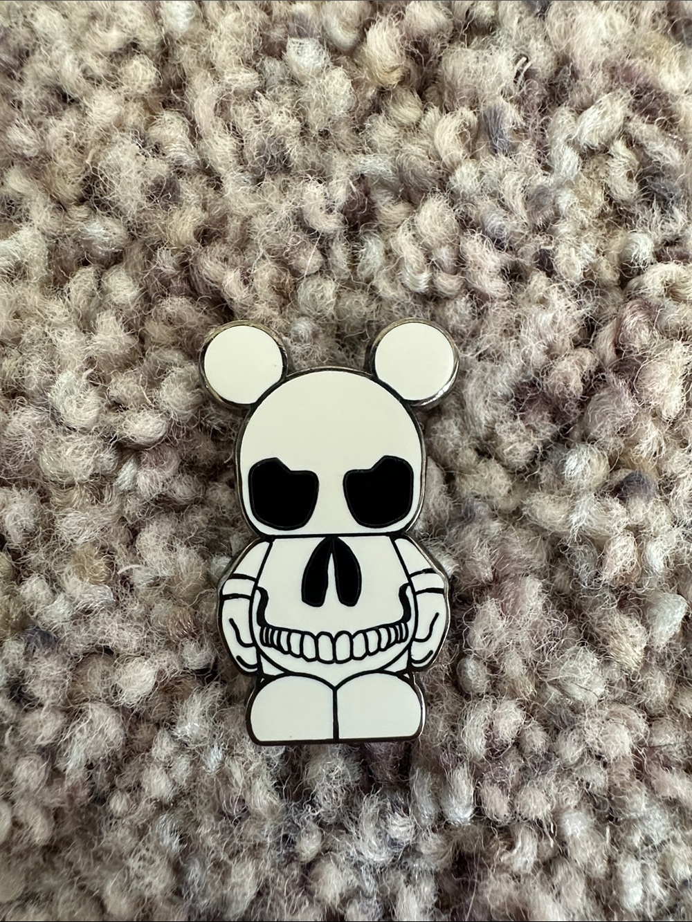 Skull Vinylmation Disney pin